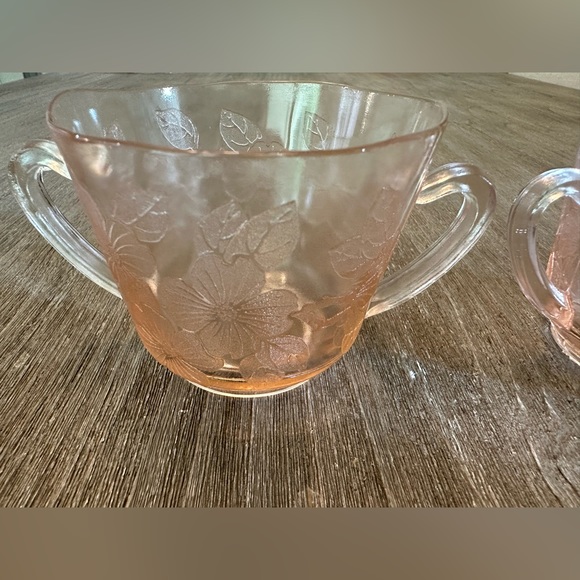 Depression Glass 2 Dogwood Macbeth Evans Pink Open Sugar Bowls / Cups W/ Handles - Picture 12 of 12
